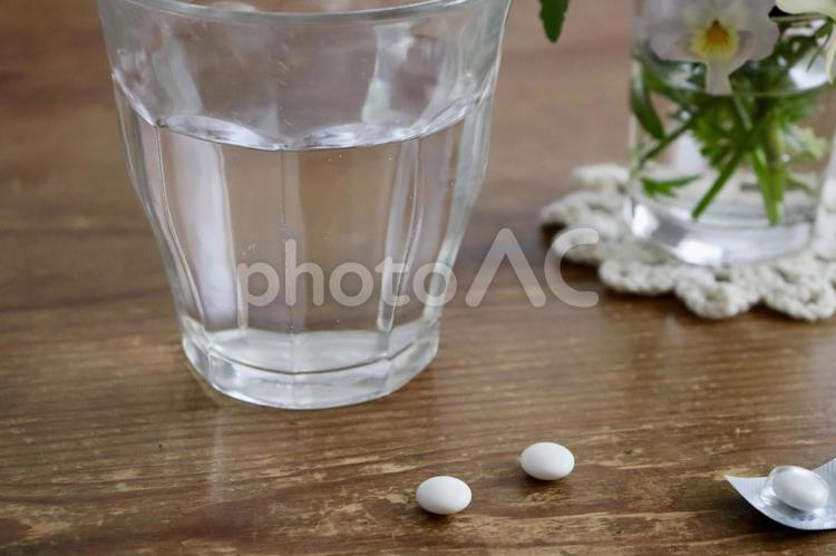 お薬と水 薬,お薬,サプリメントの写真素材