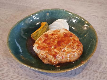 家庭的な和風ハンバーグ 家庭的な和風ハンバーグの写真