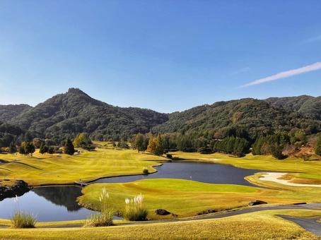 秋空ゴルフ１ ゴルフ,ゴルフコース,秋空の写真素材