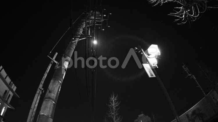 夜のモノクローム風景 モノクロ,夜,群馬県の写真素材