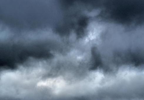 雷雲 曇り空 雨 低気圧 乱気流 黒い空 雷雲 曇り空 雨 低気圧 乱気流 黒い空 曇り空,雷雲,空の写真素材