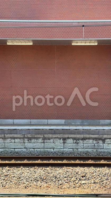 深谷駅レンガの壁と線路のレール レール,壁,深谷駅の写真素材