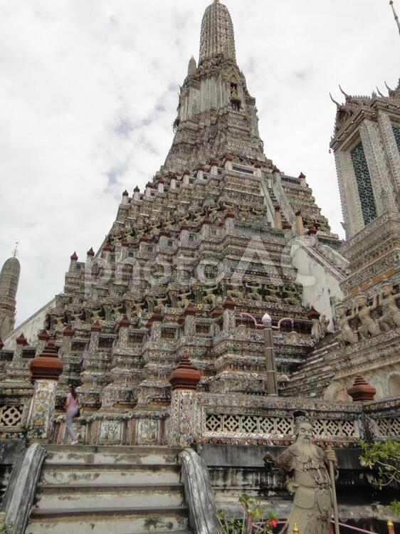 タイ・バンコクのワットアルン（暁の寺院） タイ,バンコク,ワットアルンの写真素材