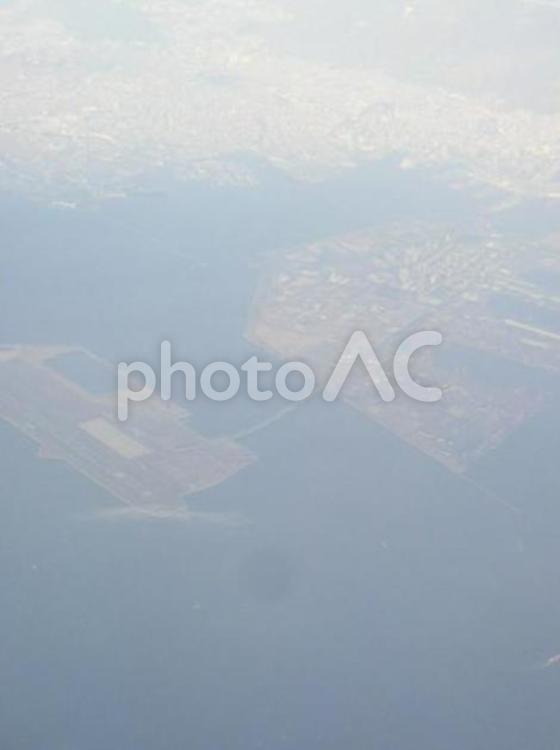 11月　晩秋のフライト　　関西空港～千歳空港 ジェット機,朝日,航空写真の写真素材