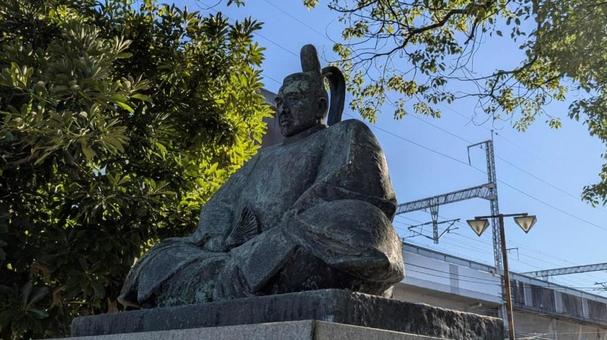 三原にある小早川隆景の像 小早川隆景,銅像,座るの写真素材
