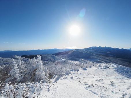 北横岳から見た八ヶ岳の雪景色 北横岳から見た八ヶ岳の雪景色 北横岳,八ヶ岳,北八ヶ岳の写真素材