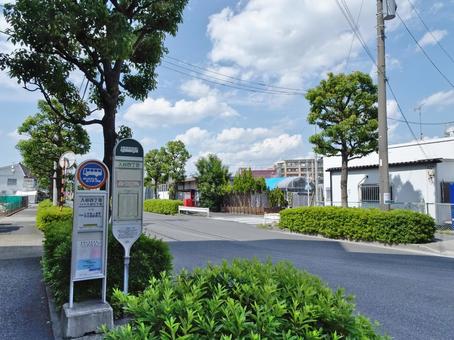 入谷四丁目バス停留所(足立区) 入谷四丁目バス停留所(足立区) 入谷四丁目バス停,東京都足立区入谷4丁目,新砂子路橋通りの写真素材