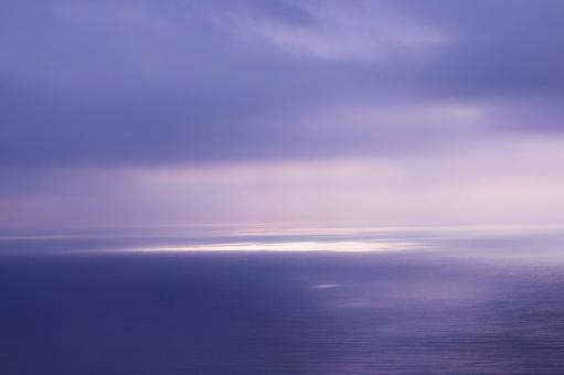 海に降り注ぐ美しい光 海,風景,光の写真素材