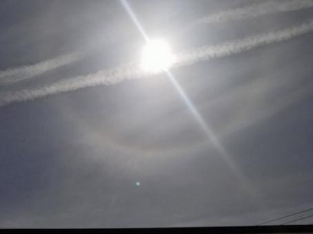 太陽の輪 太陽の輪,ハロ現象,光の写真素材