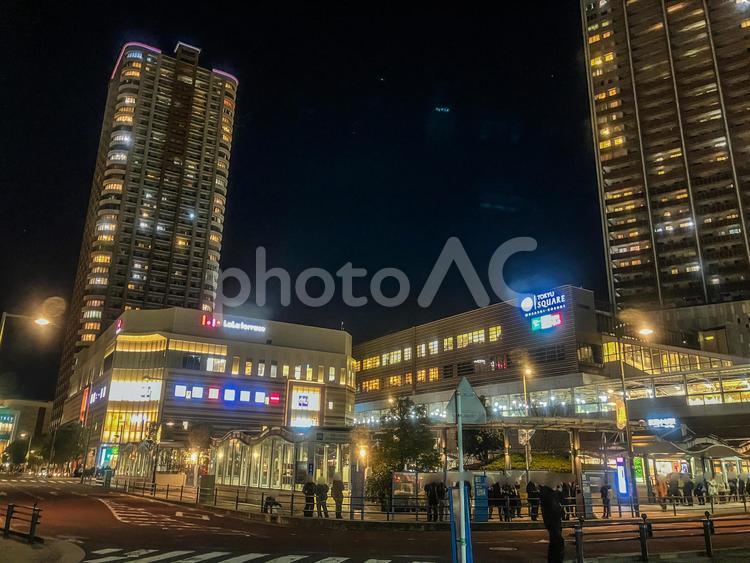 【神奈川県】夜の武蔵小杉駅 【神奈川県】夜の武蔵小杉駅 武蔵小杉駅,川崎市,夜の写真素材