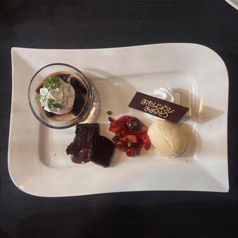 バースデープレート 料理,食事,ご飯の写真素材