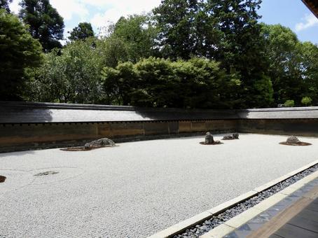 Ryoanji Temple Hojo Garden in midsummer, JPG