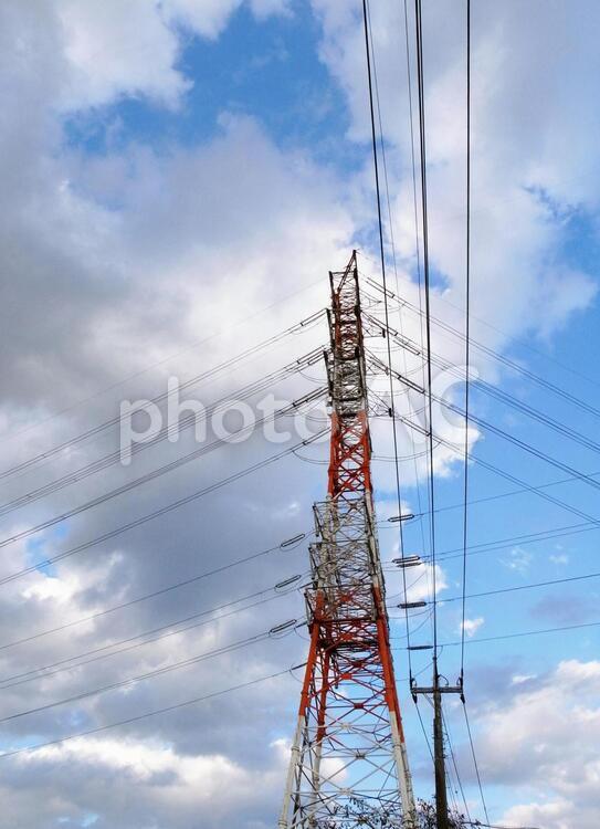 鉄塔がある風景 鉄塔,送電線,電線の写真素材