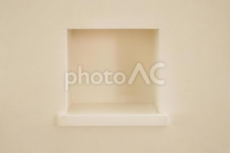 おしゃれな飾り棚収納_白熱灯色 壁,収納,棚の写真素材