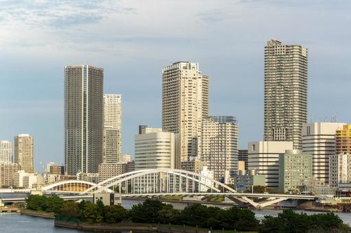 築地大橋と都市風景 築地大橋,都市風景,街並みの写真素材