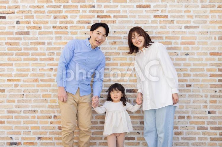 家族イメージ 家族,人物,リビングの写真素材