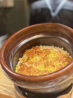 春香る桜エビとコーンの彩り炊き込みご飯 春香る桜エビとコーンの彩り炊き込みご飯の写真