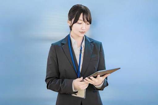 ビジネスウーマン ビジネスウーマン 女性,スーツ,会社員の写真素材