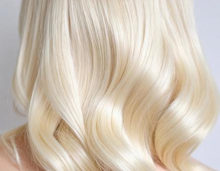 ブロンドヘアーの毛束03 ブロンドヘアーの毛束03の写真