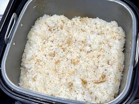 炊飯器の中のジャスミンライス ジャスミンライス,米,炊飯器の写真素材