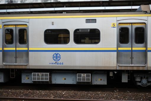 EMU800型の側面 EMU800型の側面の写真