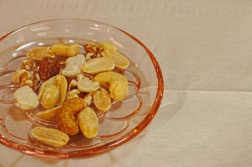 ミックスナッツ サラダ,食べ物,ミックスナッツの写真素材