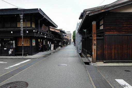 雨降る飛騨高山の古い町並み、風景、商店 雨降る飛騨高山の古い町並み、風景、商店 古い町並,高山,雨の写真素材