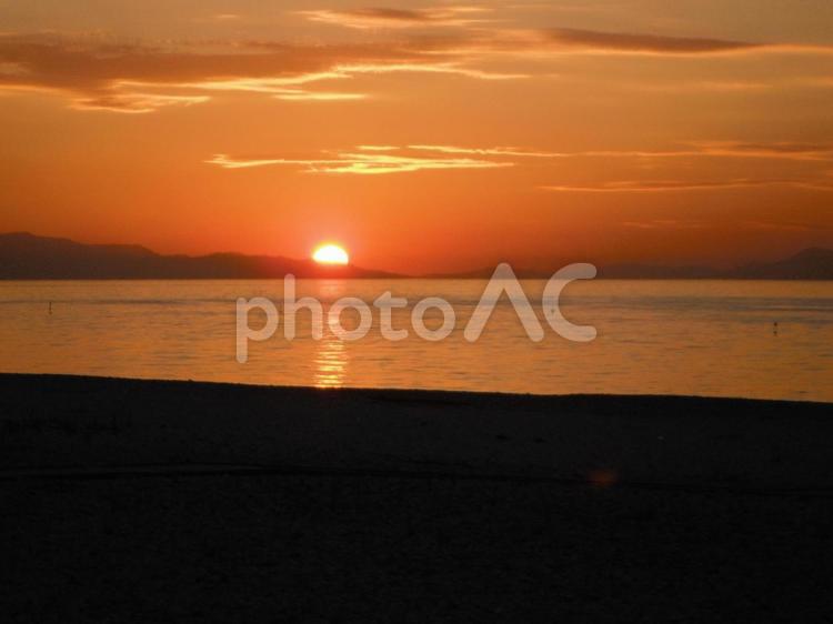 夕日　海辺から撮影④ 夕日,日没,夕暮れの写真素材