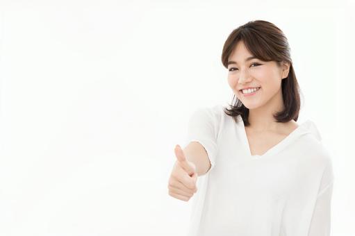 若い女性 グッド サムズアップ 若い女性 グッド サムズアップの写真