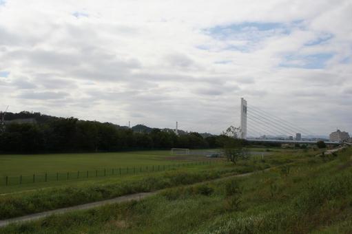 多摩川サイクリングロードからの風景 空,自然,旅の写真素材