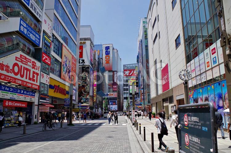 秋葉原2025夏　電気街口前 秋葉原,駅前,電気街口の写真素材