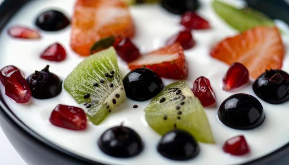 ヨーグルトとカットフルーツ 朝食イメージ ヨーグルトとカットフルーツ 朝食イメージの写真