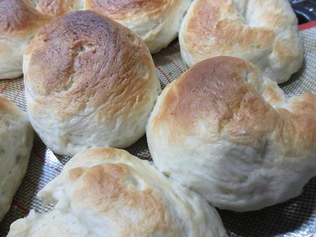 初心者作成の焼き立てパン パン,焼き立て,焼き立てパンの写真素材