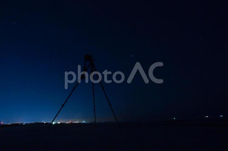 星空を撮影するカメラ 星空,カメラ,三脚の写真素材