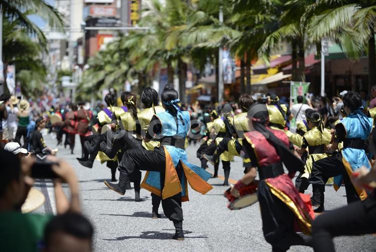 一万人のエイサー踊り隊 一万人のエイサー踊り隊,エイサー,国際通りの写真素材