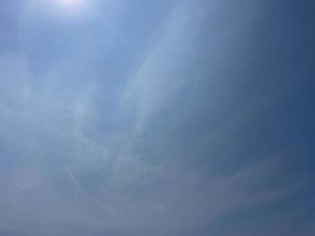 夏の青空とやわらかな雲 夏の青空とやわらかな雲の写真