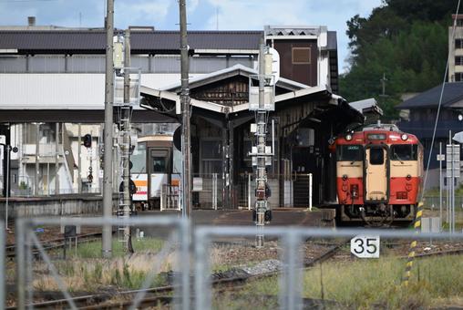 津山駅 津山駅 屋根,郊外,鉄道の写真素材
