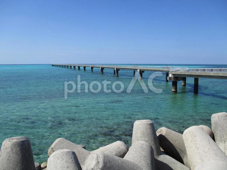 下地島の誘導灯　（沖縄） 下地島,誘導灯,侵入灯の写真素材