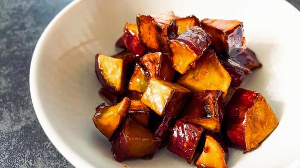 サイコロ型の大学いも サイコロ型の大学いも 大学いも,さつまいも,和菓子の写真素材