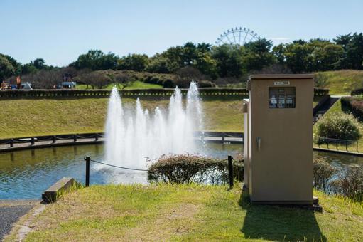 晴天の日の噴水、公園の管理設備 晴天の日の噴水、公園の管理設備の写真