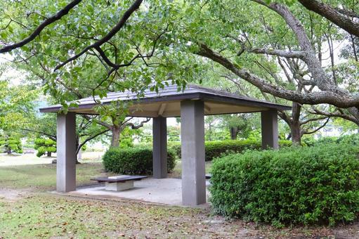 都市公園の休憩スぺース・ベンチ3 都市公園の休憩スぺース・ベンチ3 公園,パーゴラ,休憩スぺースの写真素材