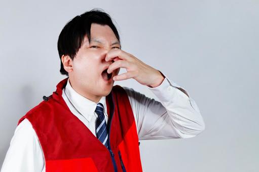 鼻の臭いを嫌がる男性 鼻の臭いを嫌がる男性 男性,大人,ビジネスの写真素材