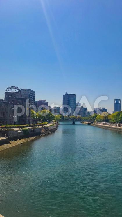 原爆ドームと元安川 原爆ドーム,元安川,世界遺産の写真素材