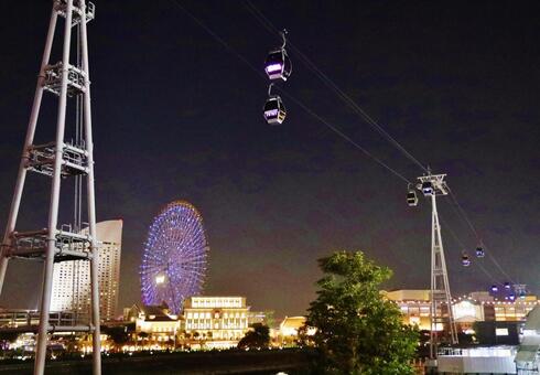 横浜エアキャビンと夜景 横浜エアキャビン,ロープウェイ,みなとみらいの写真素材