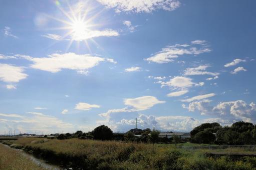 蒼い空と白い雲の写真