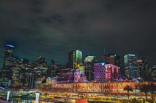 夜のメルボルン川沿い メルボルン,夜景,川の写真素材