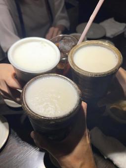 仕事終わりに乾杯 乾杯,ビール,生ビールの写真素材