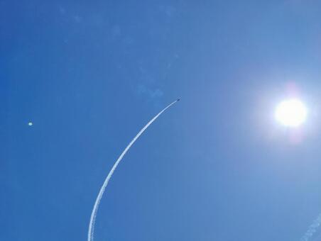 ブルーインパルスと空 ブルーインパルス,晴天,青空の写真素材