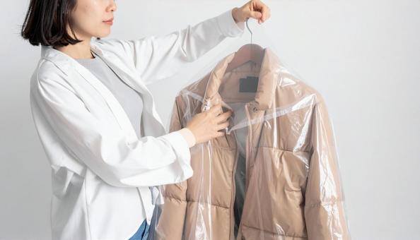 クリーニング店から返ってきたダウンコートの写真