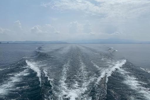 水上の旅 琵琶湖,船,クルーズの写真素材